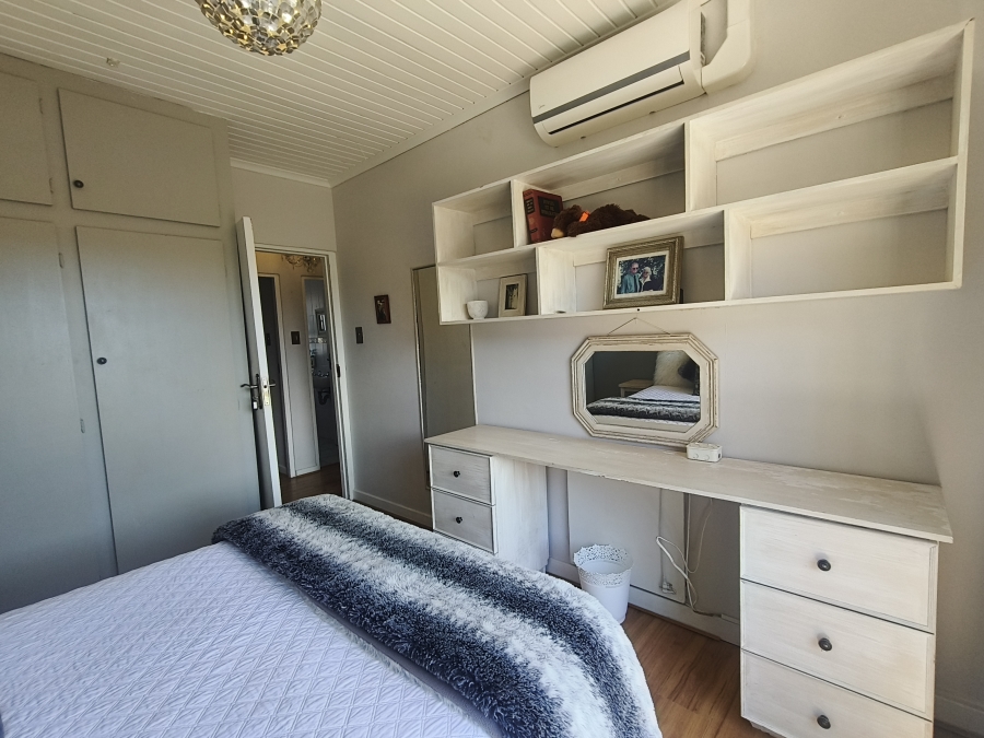 4 Bedroom Property for Sale in Wavecrest Eastern Cape